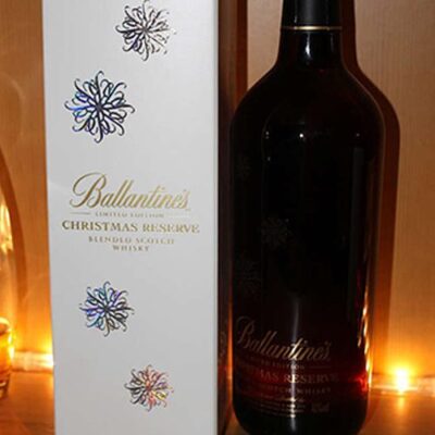 Alternative view of Rượu Ballantine's Christmas Reserve