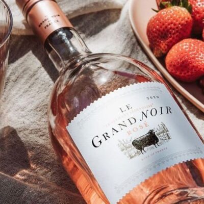 Alternative view of Le Grand Noir Classic Rose