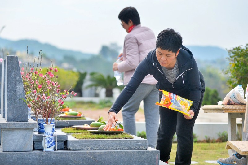 tuc le tham mo ngay tet 2