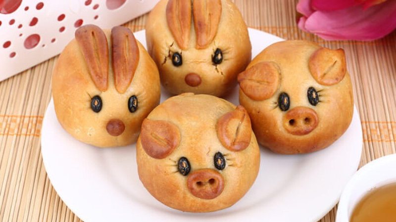 Gợi ý 30 món quà Trung thu cho học sinh tiểu học Bánh Trung thu hình thú