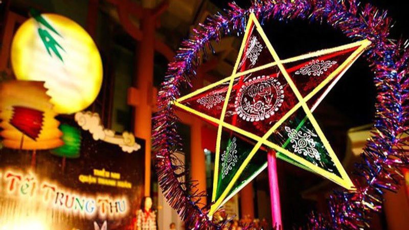 Gợi ý 30 món quà Trung thu cho học sinh tiểu học Đèn lồng ông sao